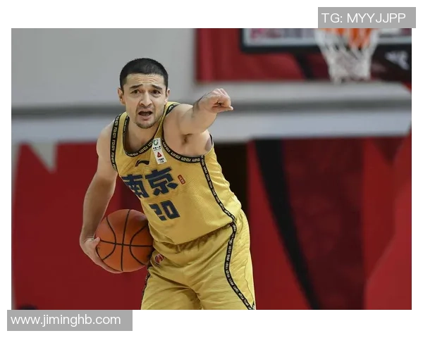 西热力江的篮球梦想与奋斗历程探寻他在赛场上的精彩瞬间与背后的故事